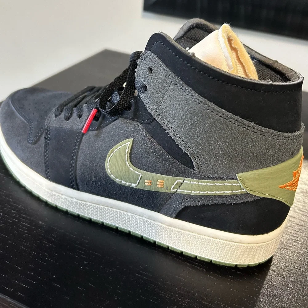 NIKE AIR  JORDAN 1 MID SE CRAFT . Olive anthracite High-Top Sneakers    Size 9.5